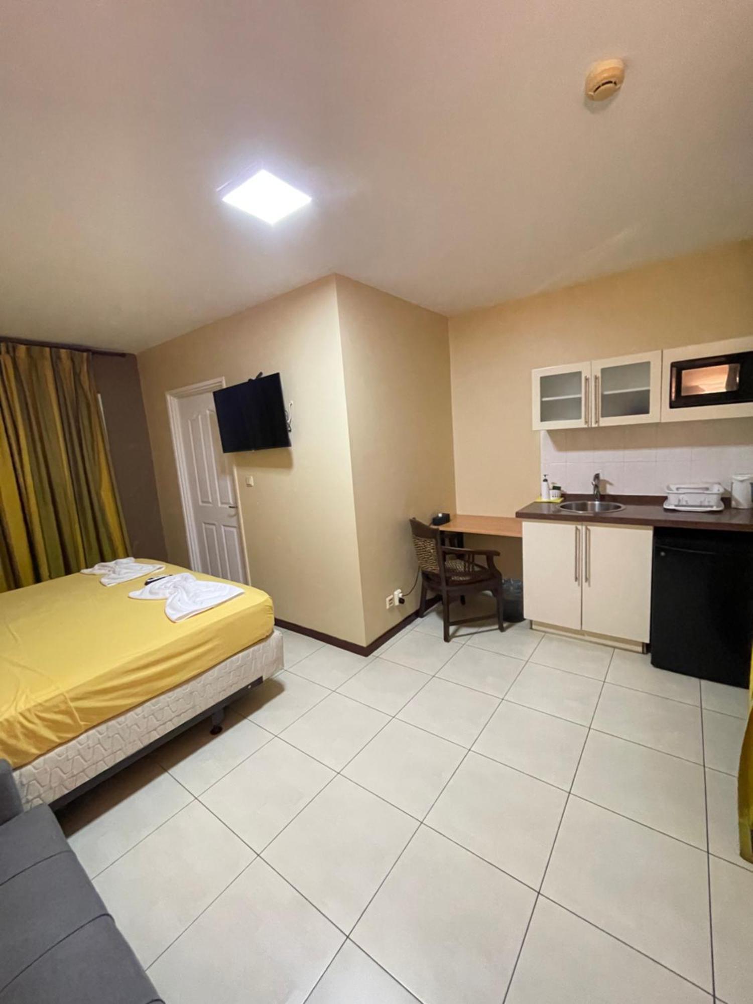 101 Suites Paramaribo Ngoại thất bức ảnh